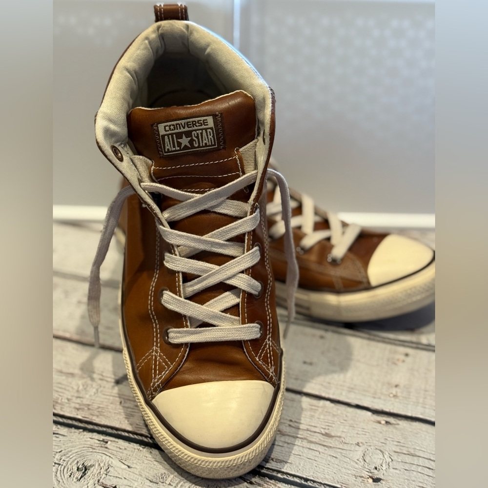 Converse Leather High-Top Sneakers with Classic Design